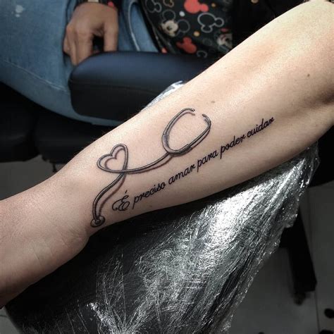 Tatuagem símbolo da enfermagem  Explore Tatuagem da enfermagem imagens impressionantes para você